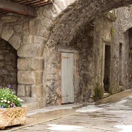 Les Callunes Anciennement Le Beausejour Annot Exteriör bild