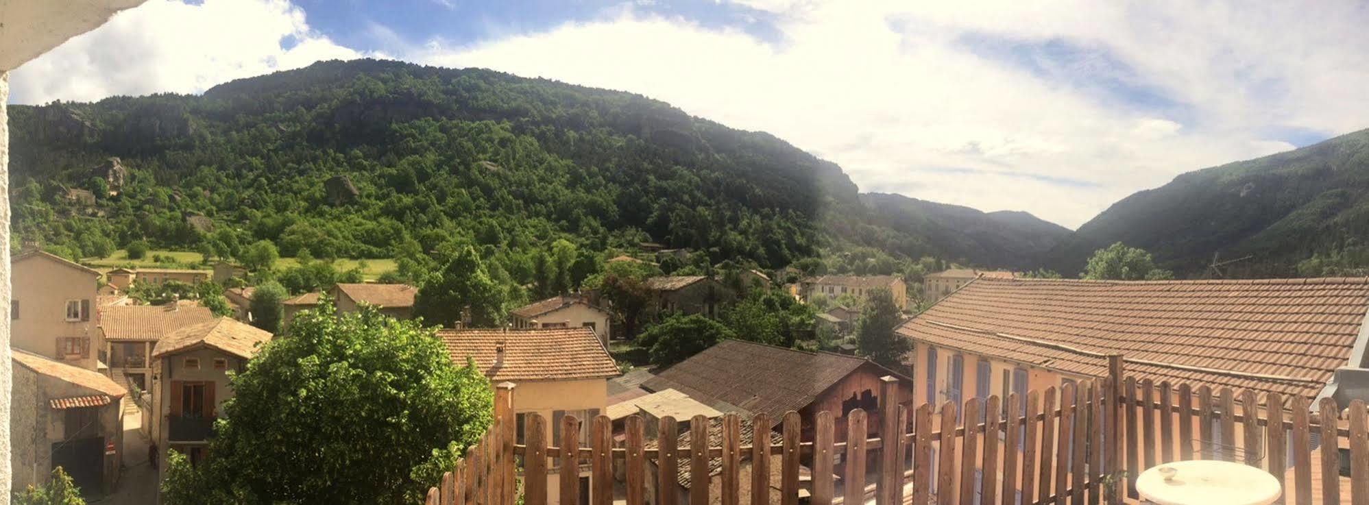 Les Callunes Anciennement Le Beausejour Annot Exteriör bild